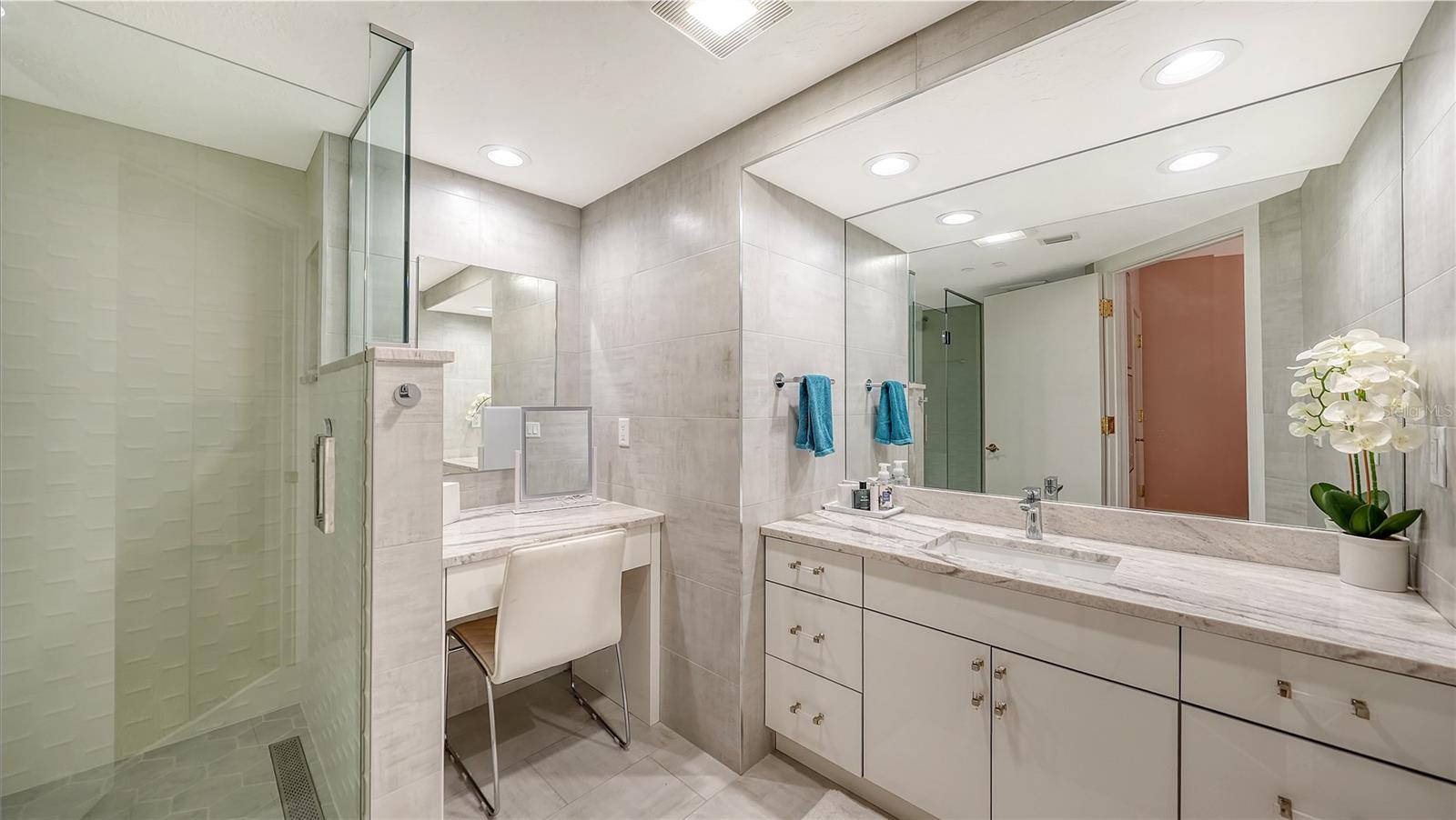 1241 GULF OF MEXICO DR #304, LONGBOAT KEY, FL, 34228