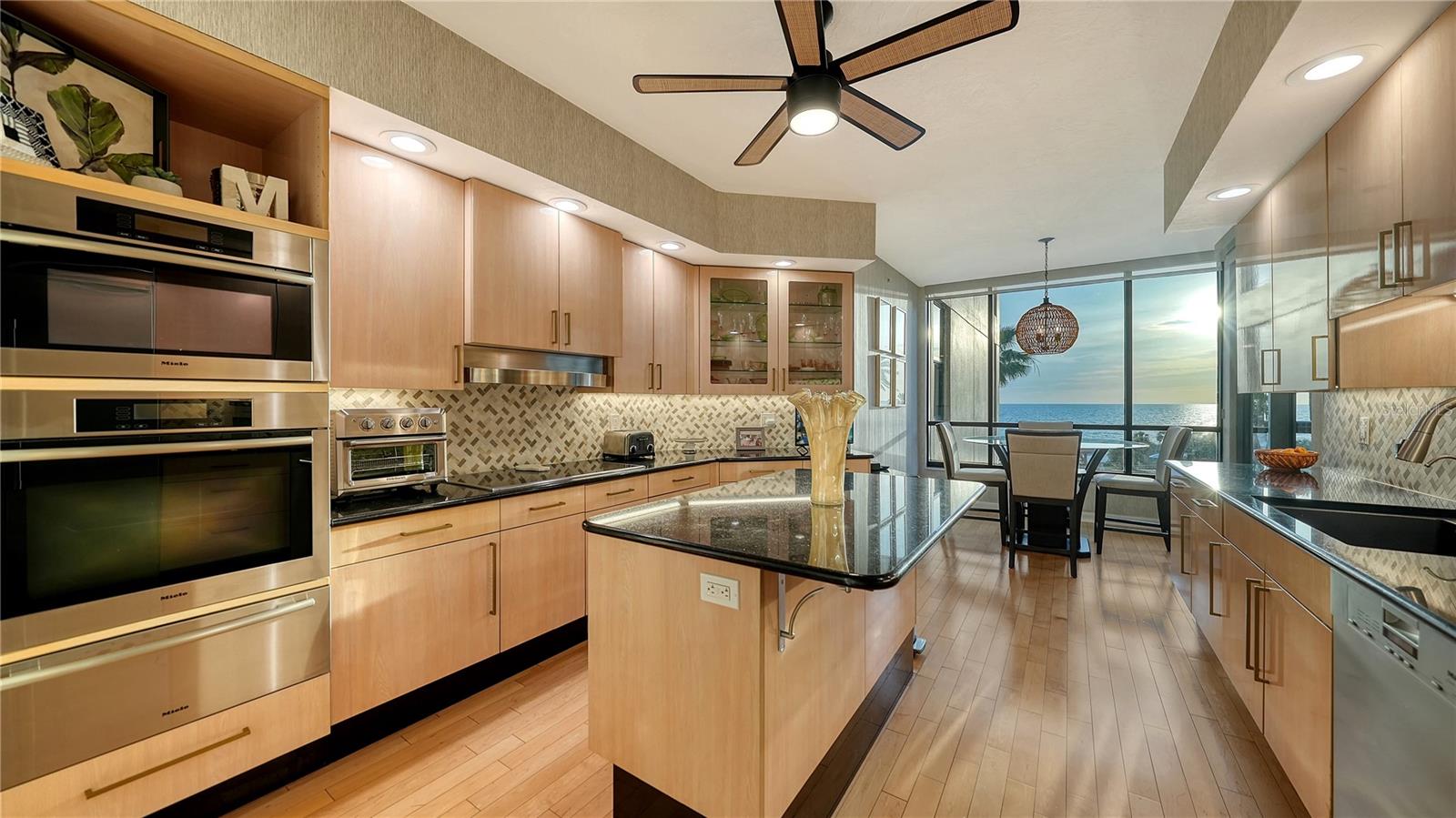 1241 GULF OF MEXICO DR #304, LONGBOAT KEY, FL, 34228