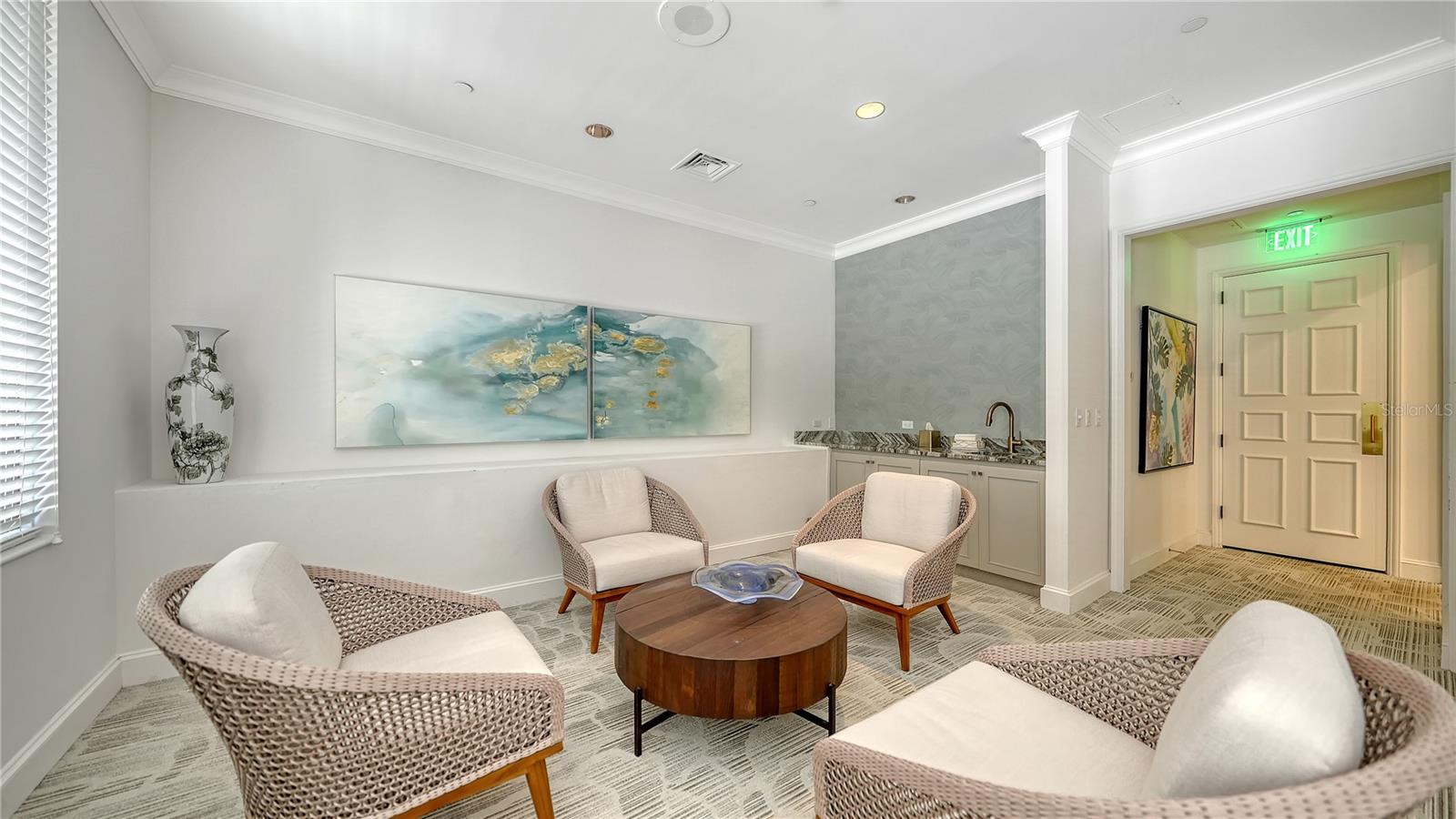 1241 GULF OF MEXICO DR #304, LONGBOAT KEY, FL, 34228