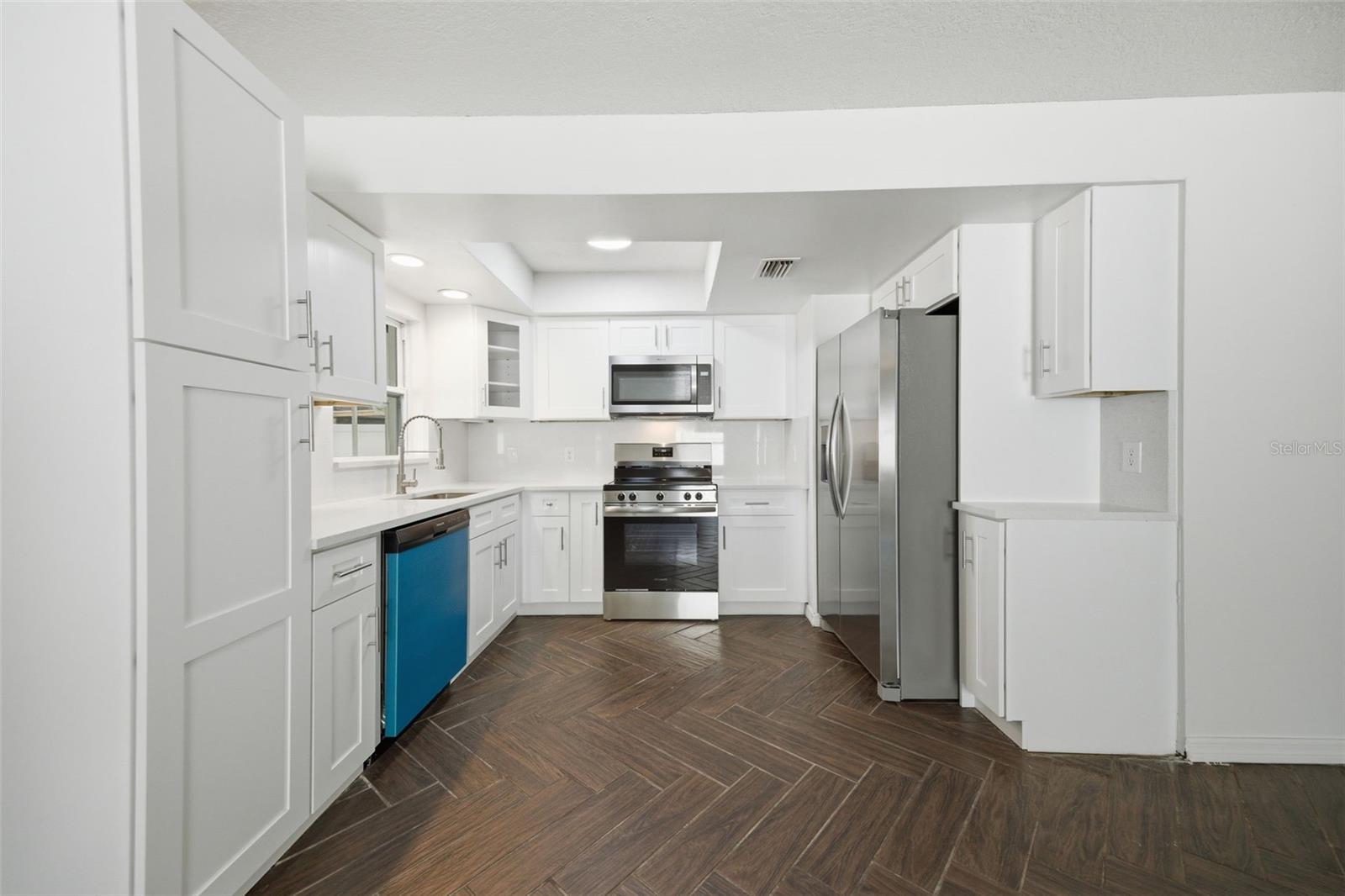 1065 FOXWOOD DR, LUTZ, FL, 33549