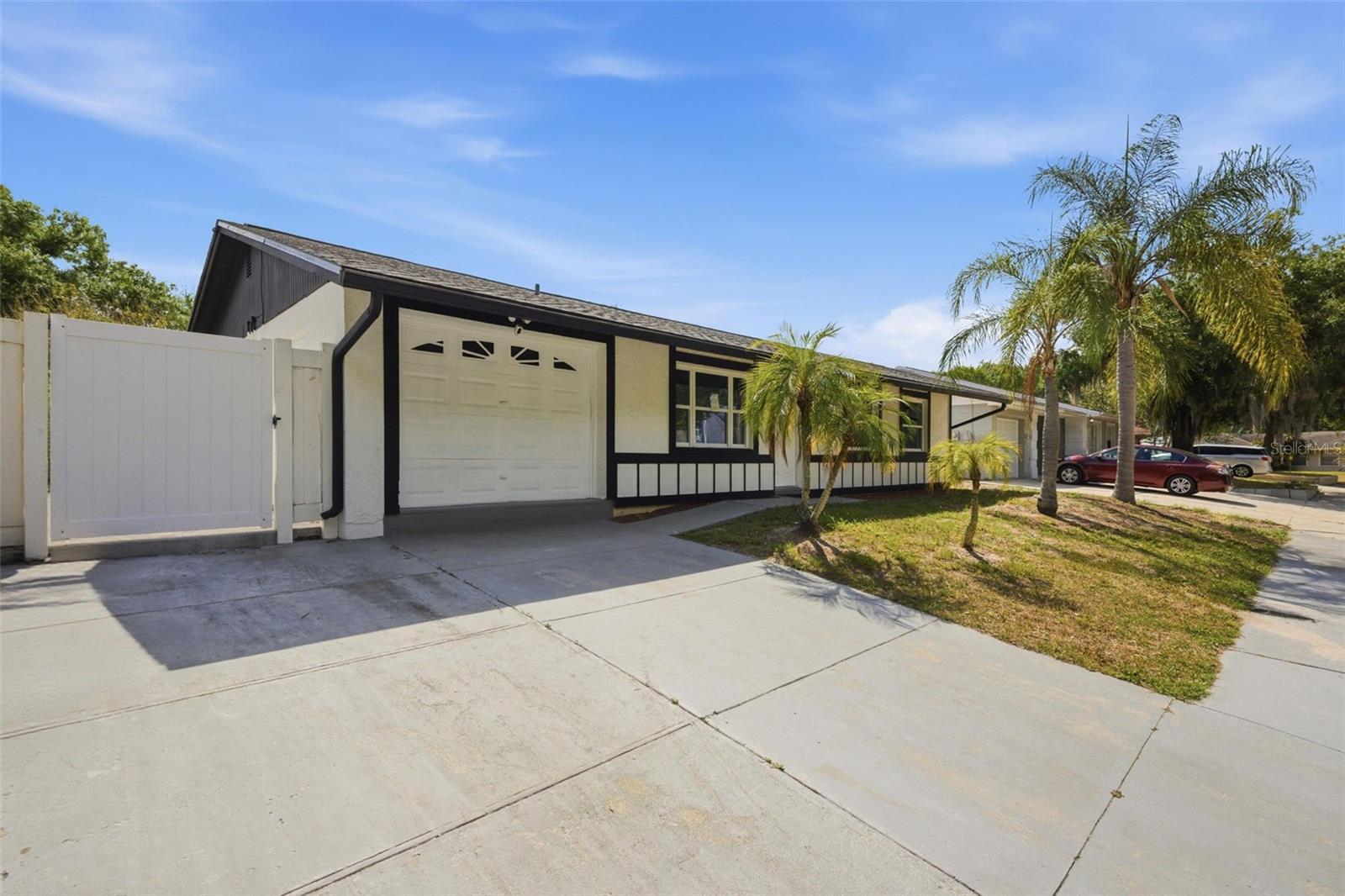 1065 FOXWOOD DR, LUTZ, FL, 33549