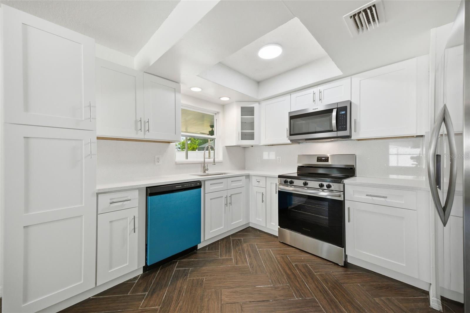 1065 FOXWOOD DR, LUTZ, FL, 33549