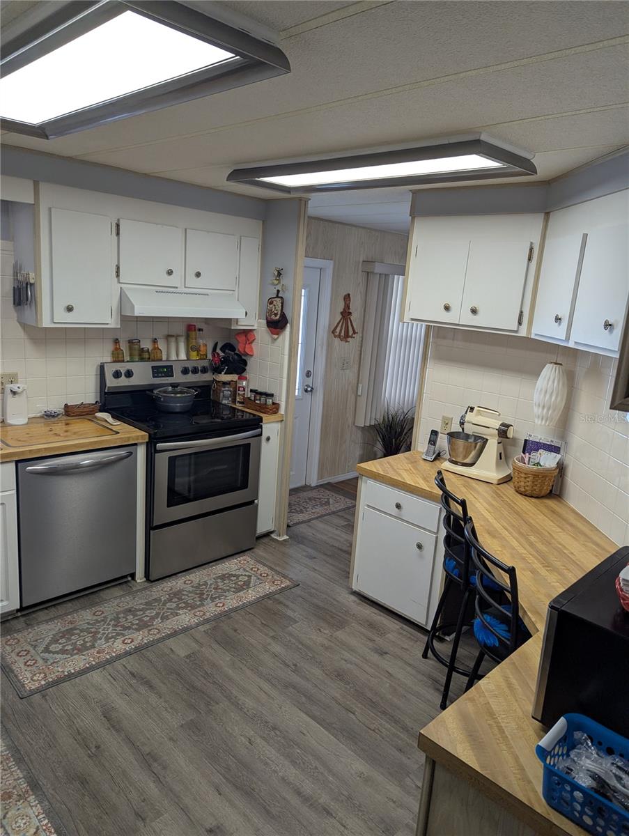 34214 CANAL DR N, PINELLAS PARK, FL, 33781