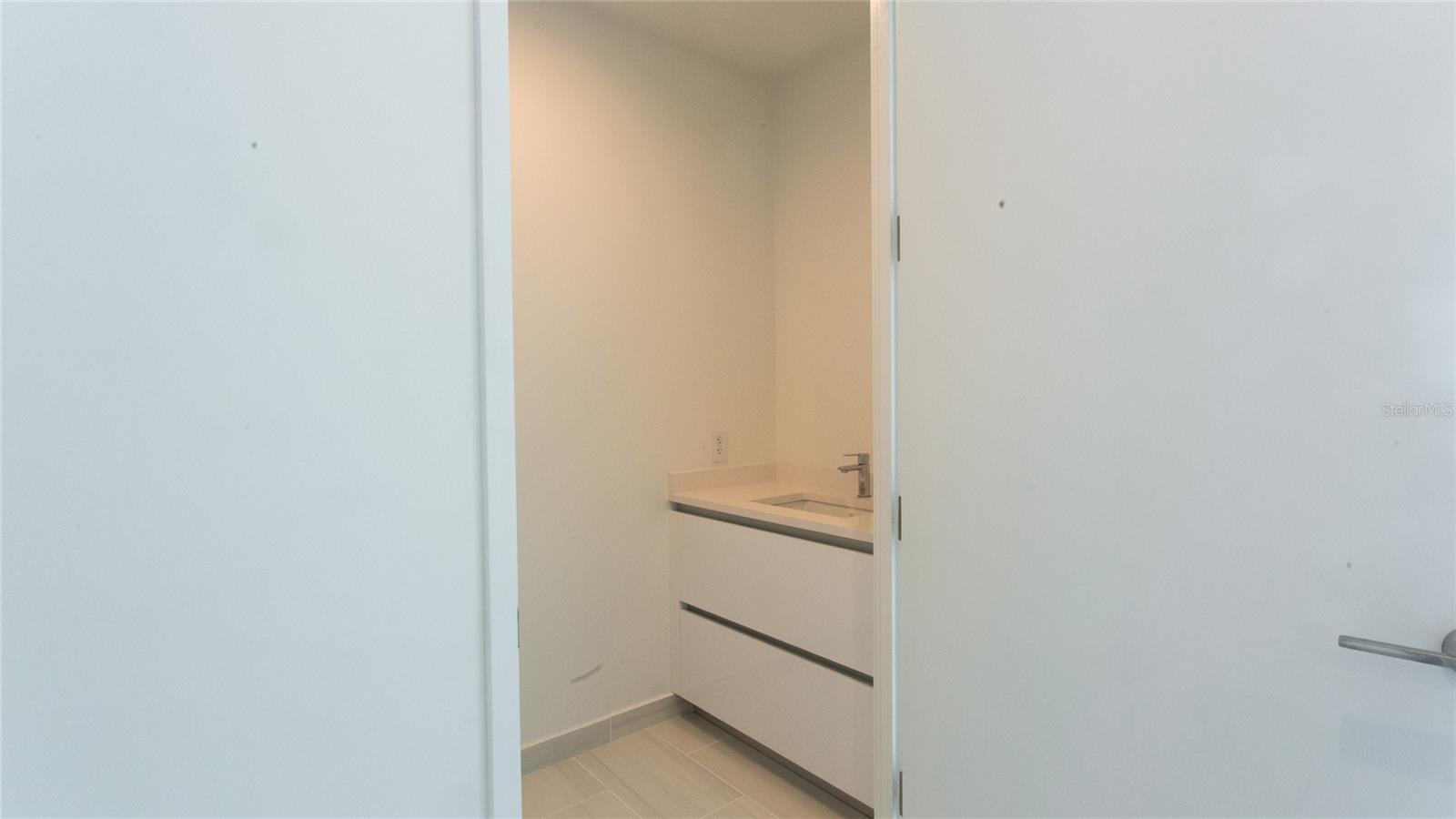 400 CENTRAL AVE #1003, ST PETERSBURG, FL, 33701