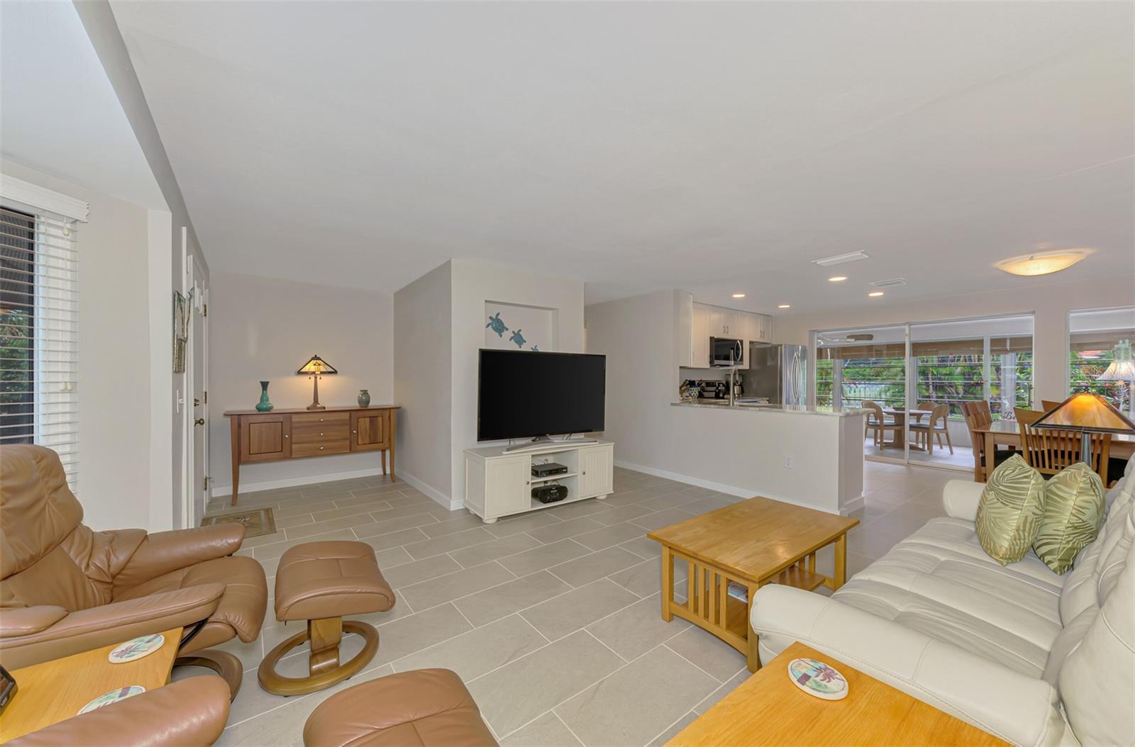 201 LYONS BAY RD, NOKOMIS, FL, 34275