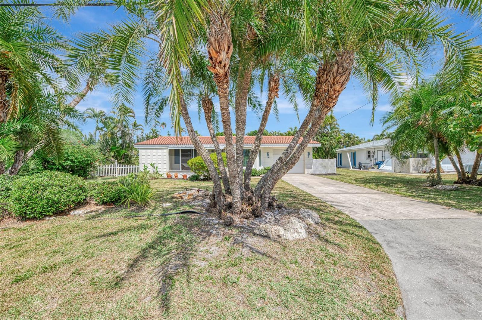 201 LYONS BAY RD, NOKOMIS, FL, 34275