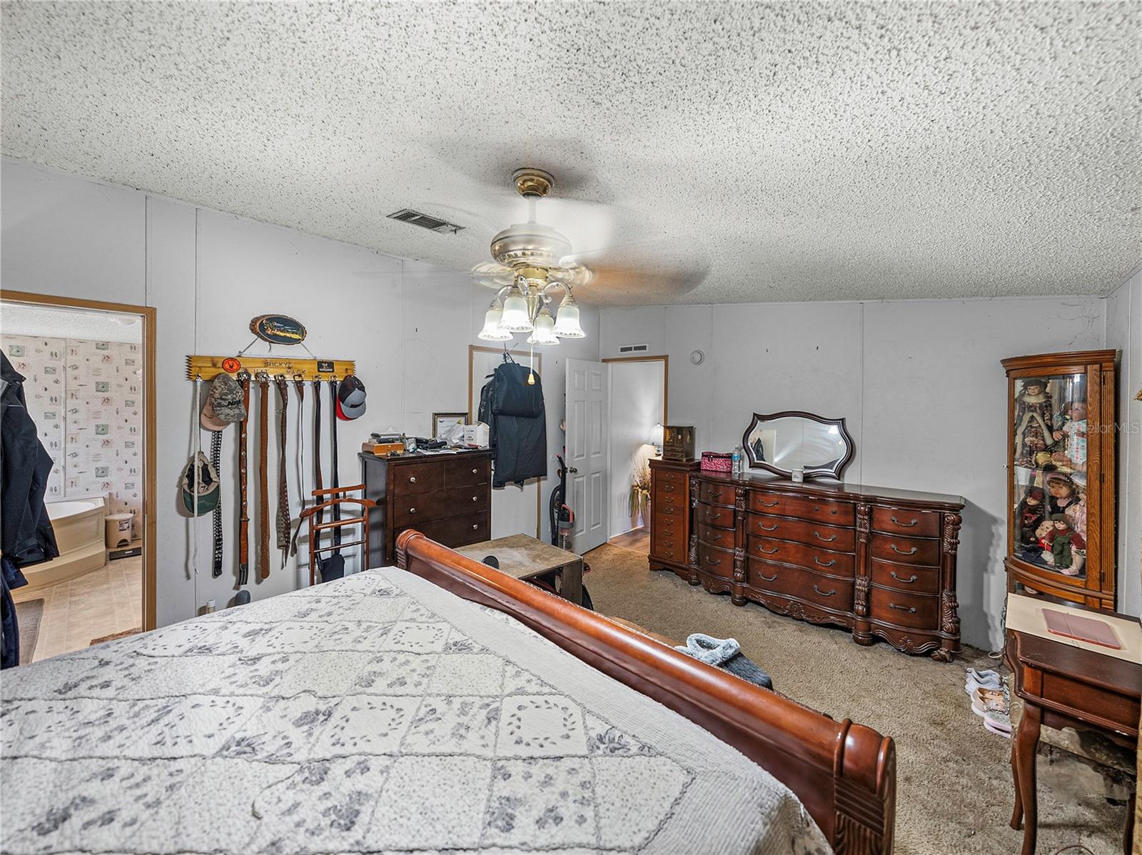 11404 LITHIA PINECREST RD, LITHIA, FL, 33547