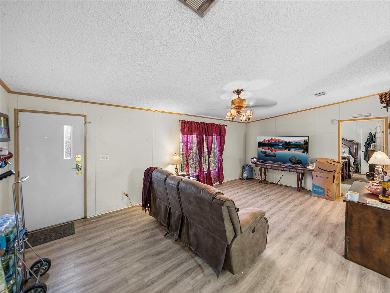 11404 LITHIA PINECREST RD, LITHIA, FL, 33547