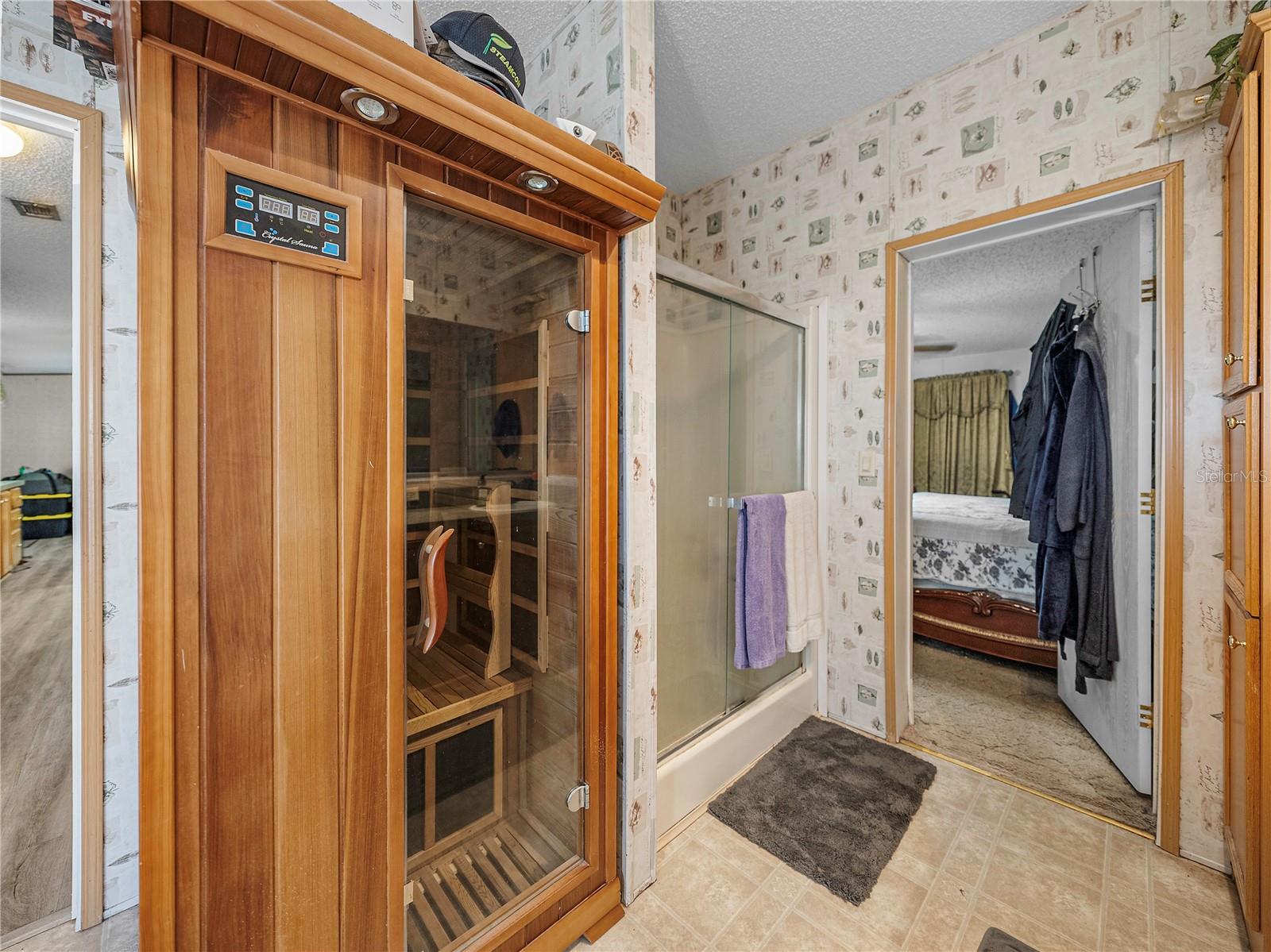 11404 LITHIA PINECREST RD, LITHIA, FL, 33547