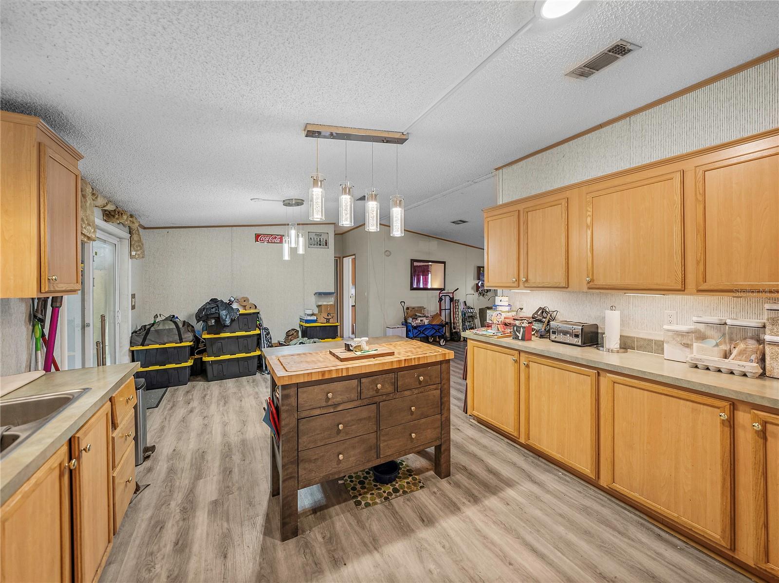 11404 LITHIA PINECREST RD, LITHIA, FL, 33547