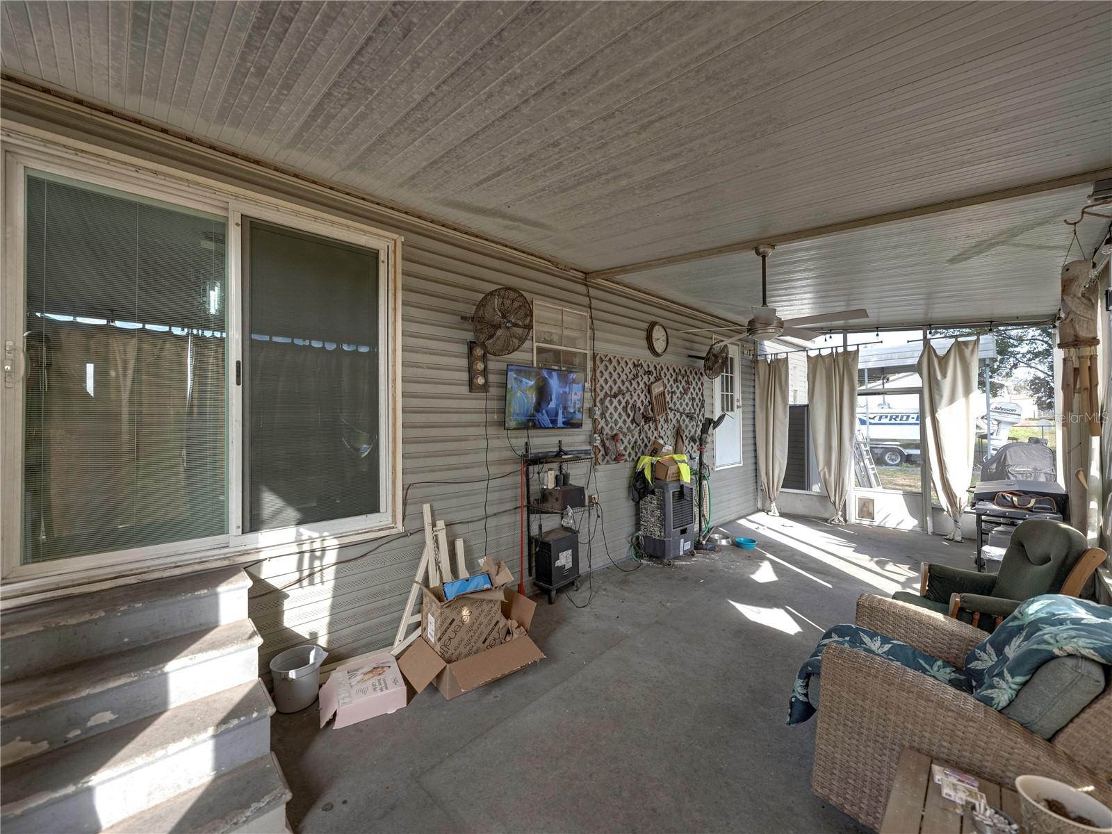 11404 LITHIA PINECREST RD, LITHIA, FL, 33547