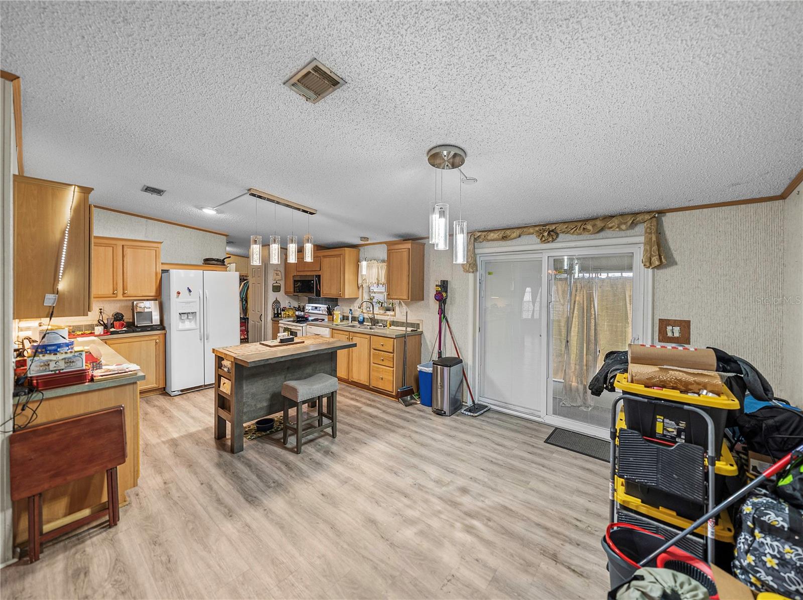 11404 LITHIA PINECREST RD, LITHIA, FL, 33547