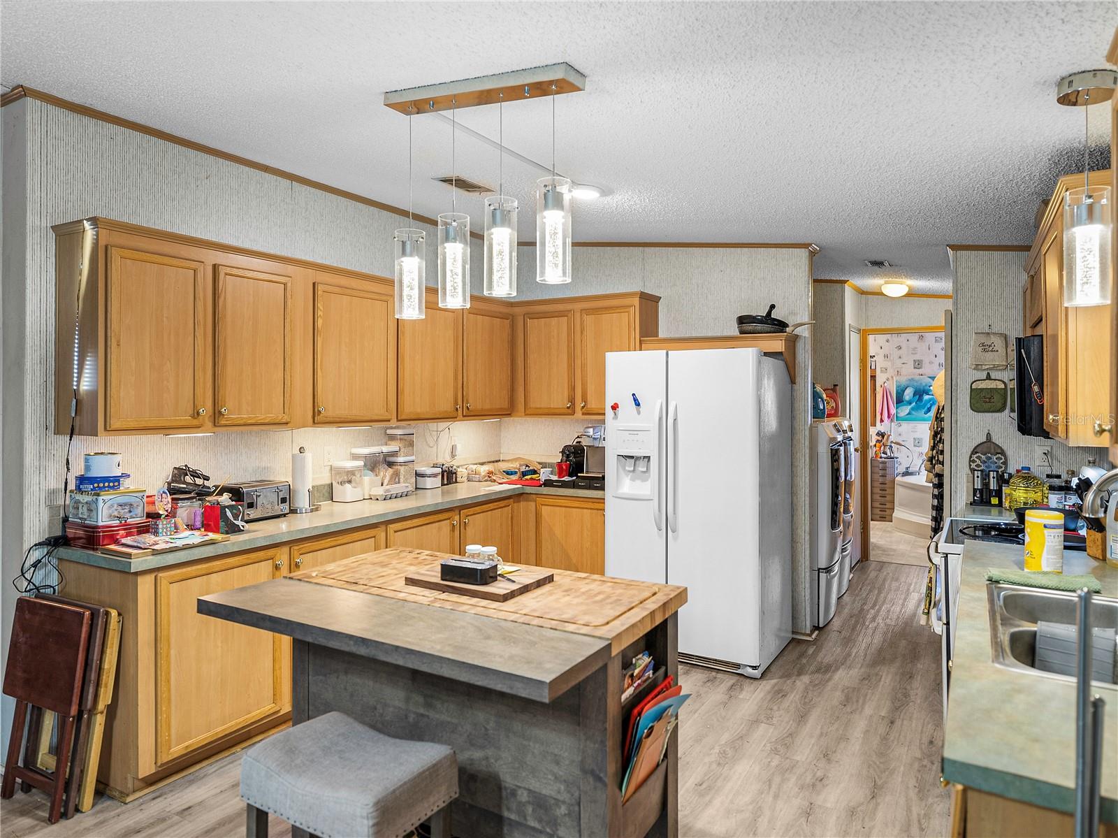 11404 LITHIA PINECREST RD, LITHIA, FL, 33547