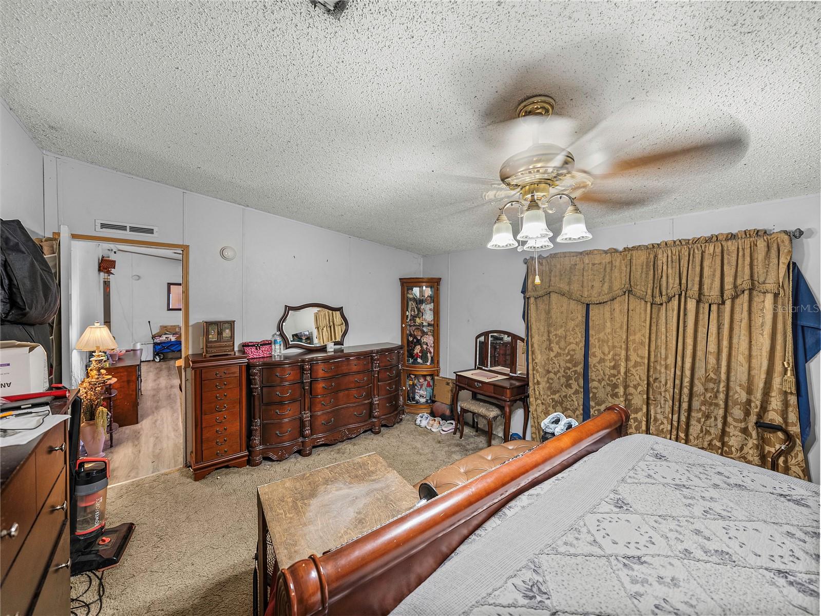 11404 LITHIA PINECREST RD, LITHIA, FL, 33547