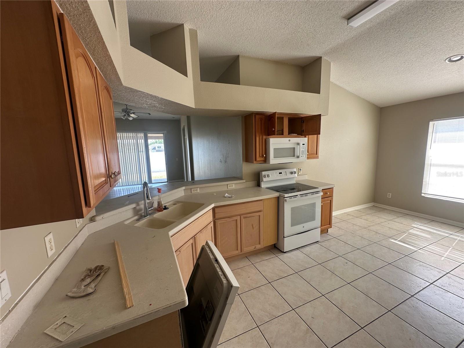 8105 WATER TOWER DR, TAMPA, FL, 33619