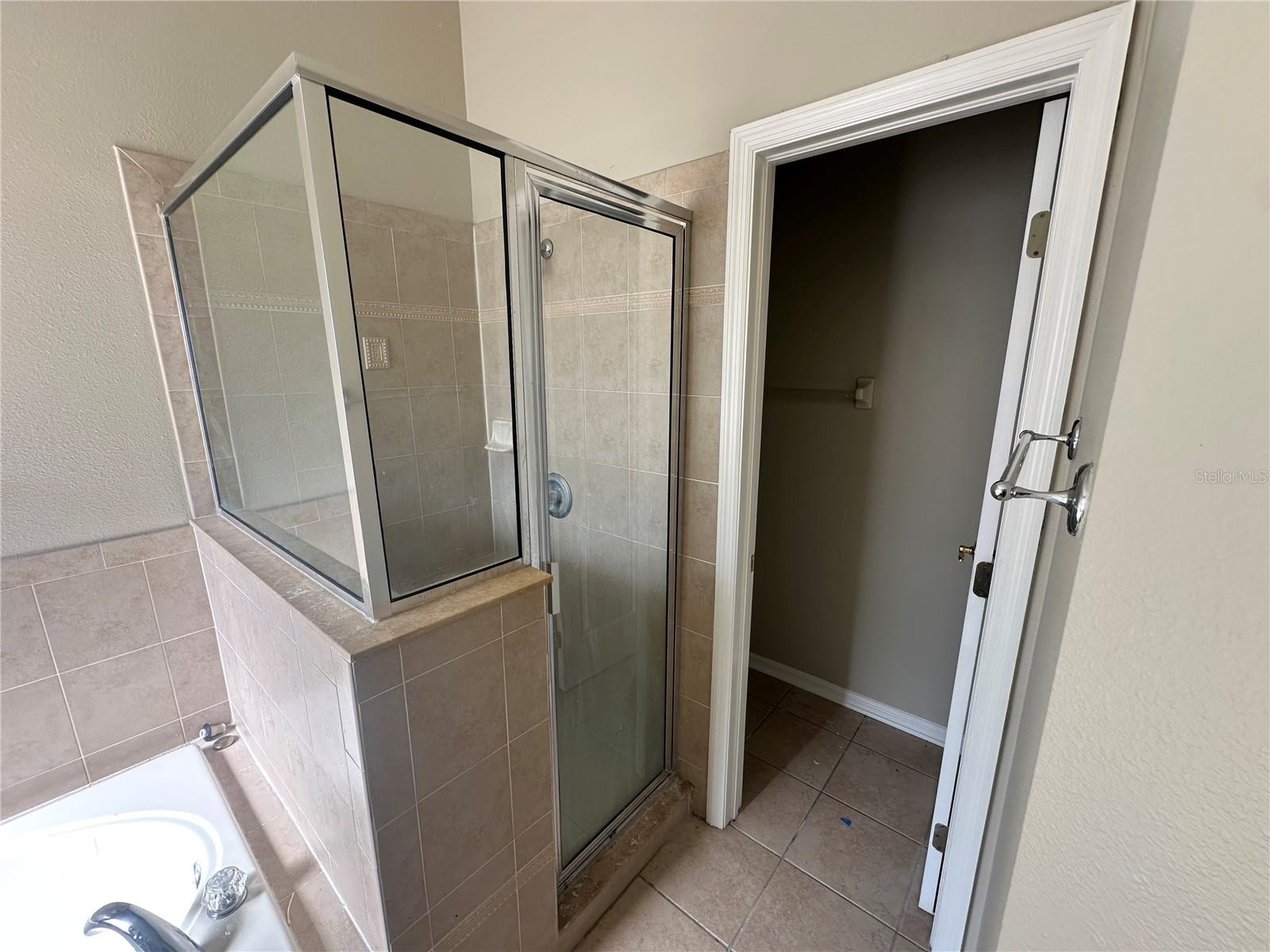 8105 WATER TOWER DR, TAMPA, FL, 33619
