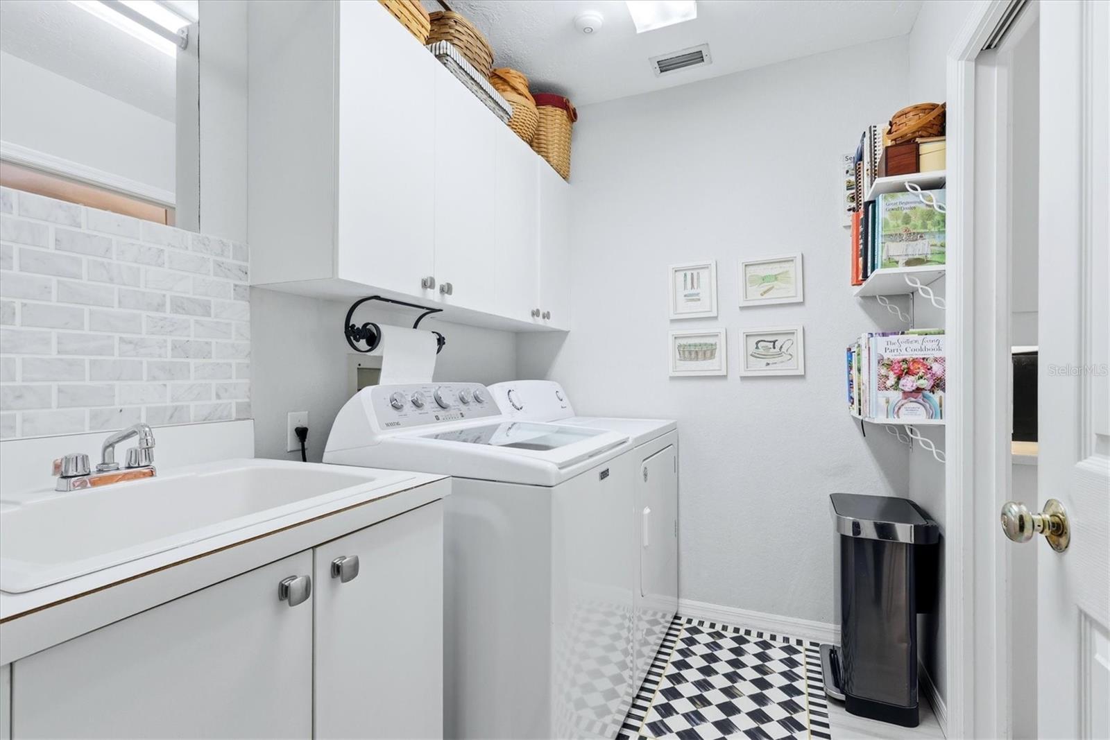 8025 HAMPTON CT, UNIVERSITY PARK, FL, 34201