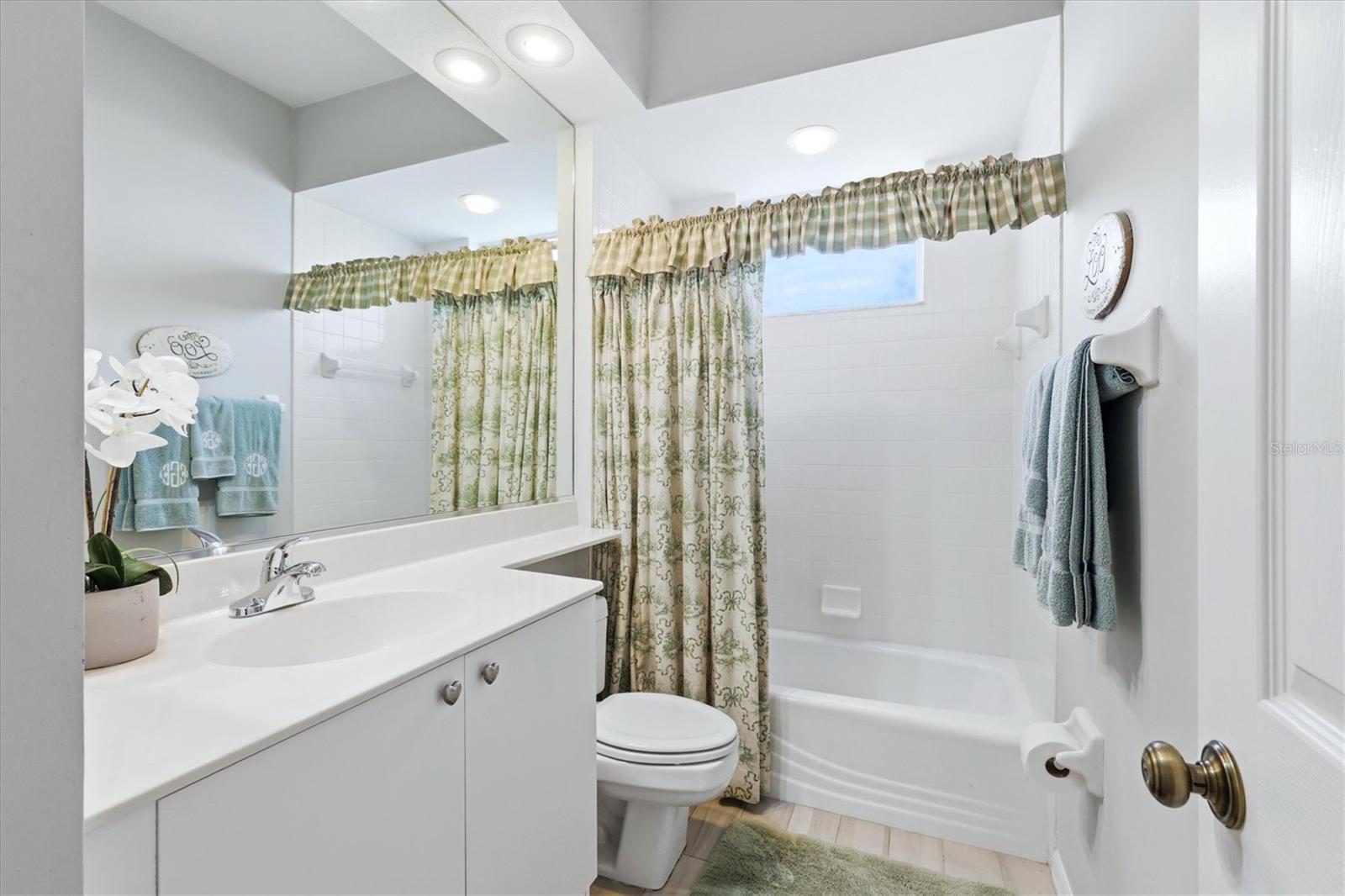 8025 HAMPTON CT, UNIVERSITY PARK, FL, 34201