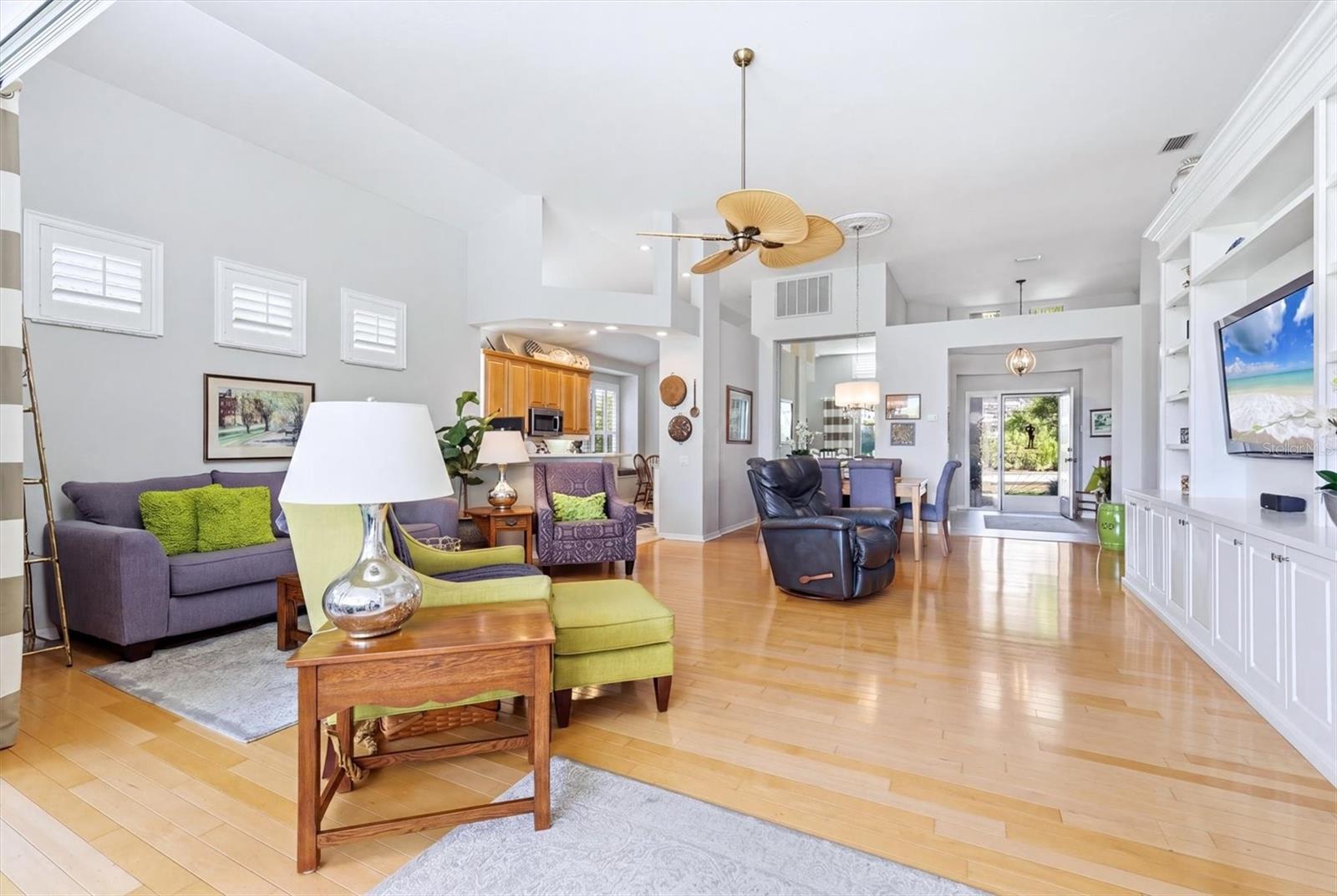 8025 HAMPTON CT, UNIVERSITY PARK, FL, 34201