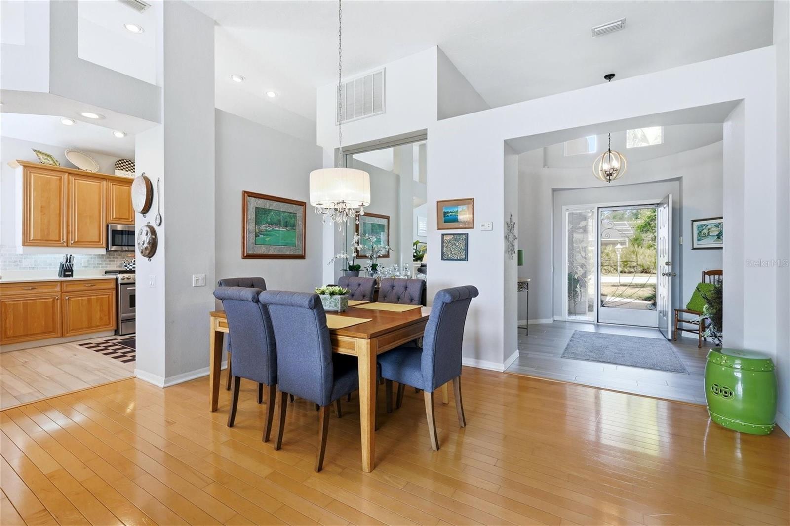 8025 HAMPTON CT, UNIVERSITY PARK, FL, 34201