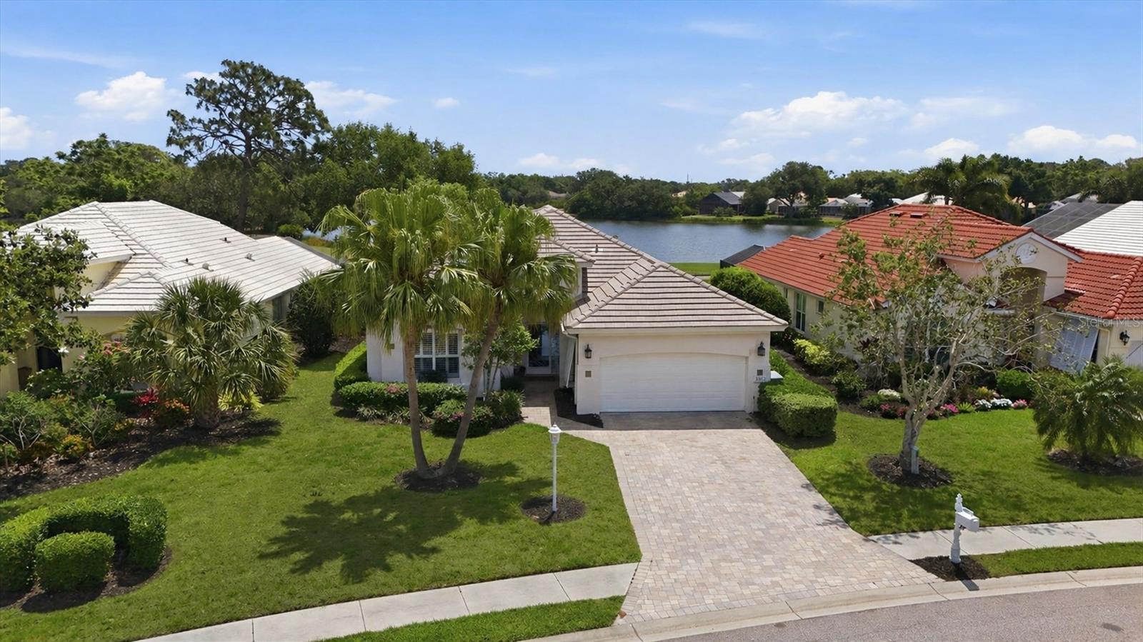 8025 HAMPTON CT, UNIVERSITY PARK, FL, 34201