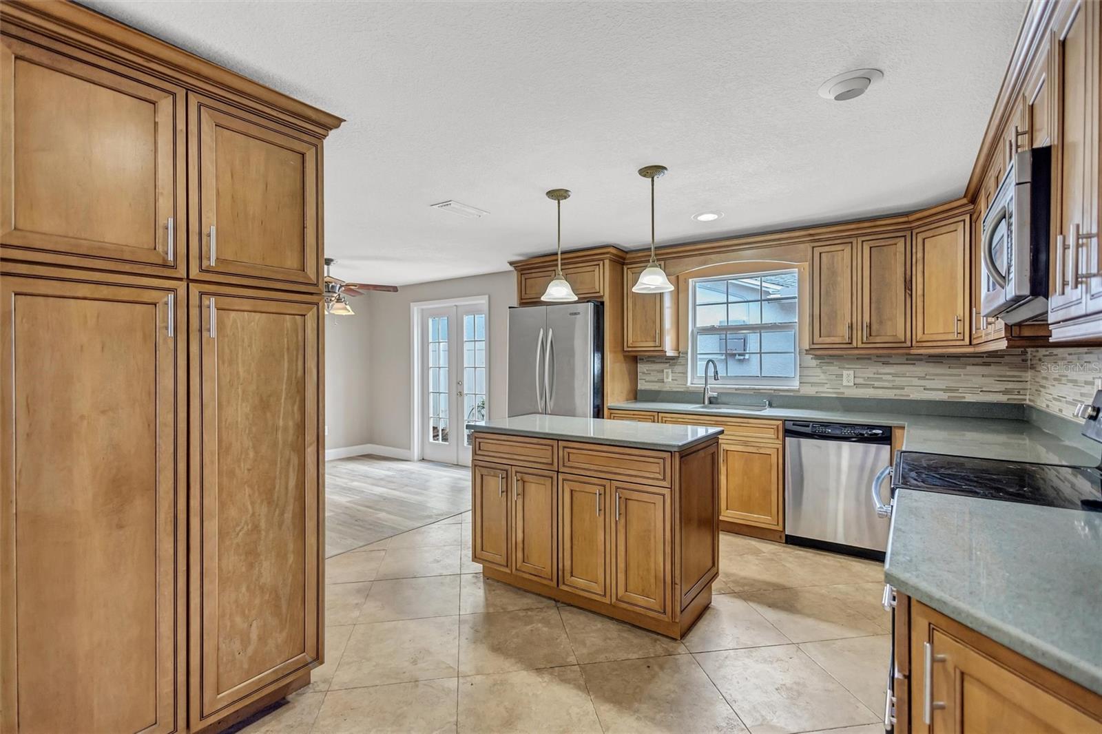 2115 GLEN DR, SAFETY HARBOR, FL, 34695