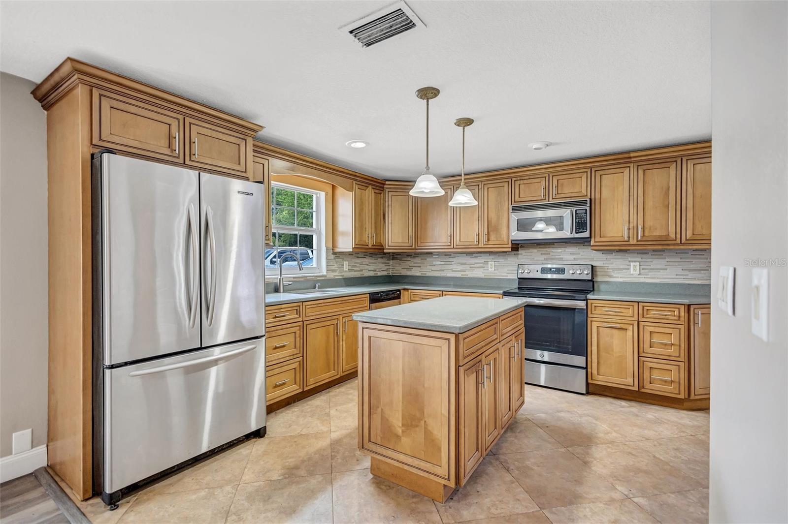 2115 GLEN DR, SAFETY HARBOR, FL, 34695