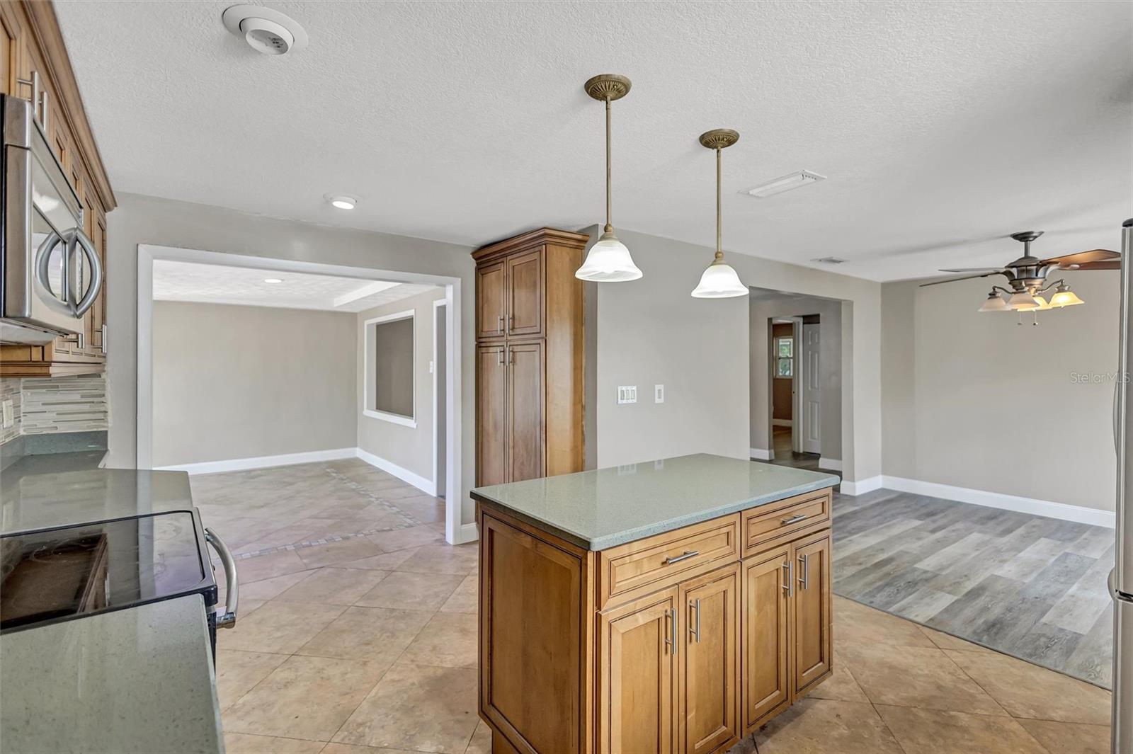 2115 GLEN DR, SAFETY HARBOR, FL, 34695