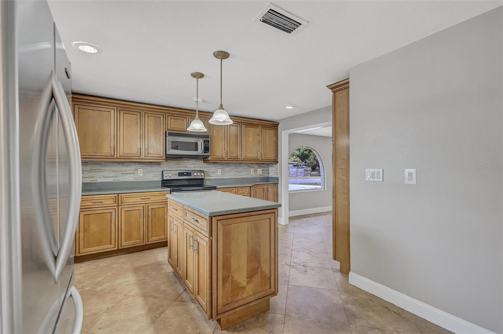 2115 GLEN DR, SAFETY HARBOR, FL, 34695