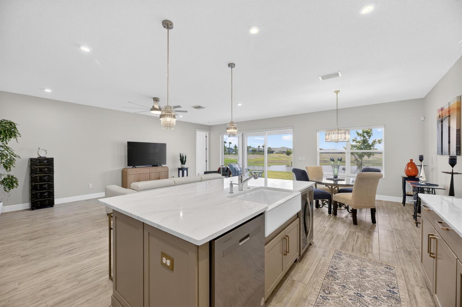 6081 HIDDEN BRANCH DR, APOLLO BEACH, FL, 33572