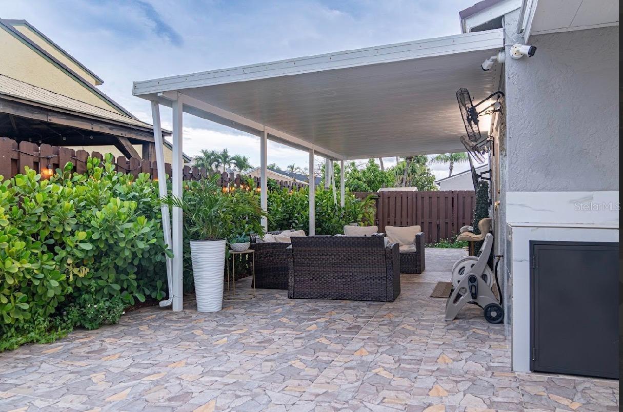 8419 NW 193RD LN, HIALEAH, FL, 33015