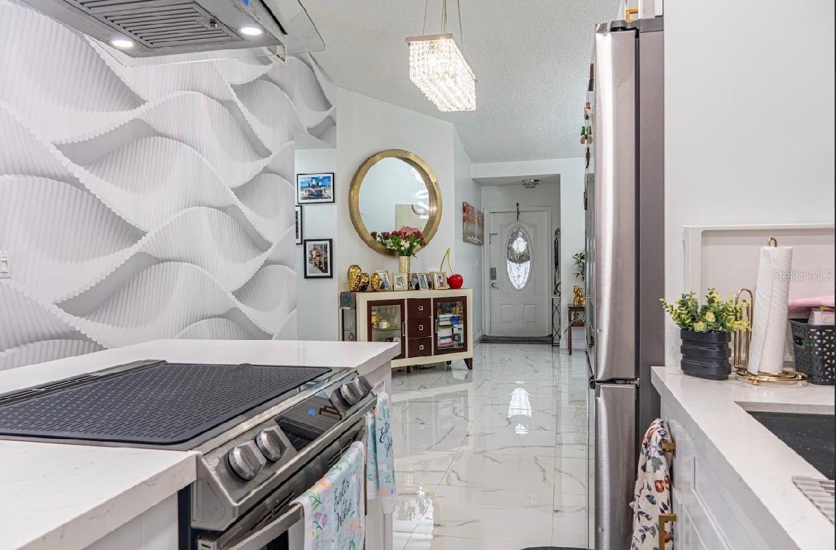 8419 NW 193RD LN, HIALEAH, FL, 33015