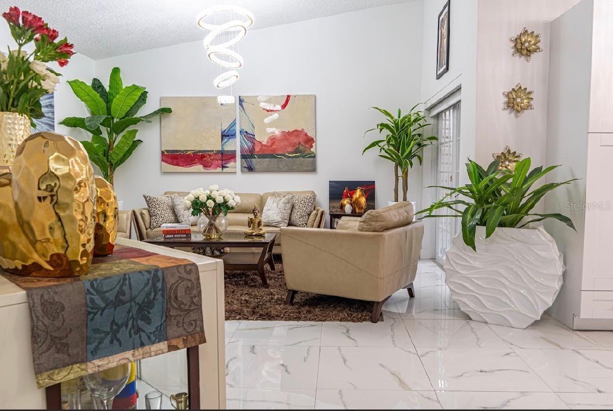 8419 NW 193RD LN, HIALEAH, FL, 33015