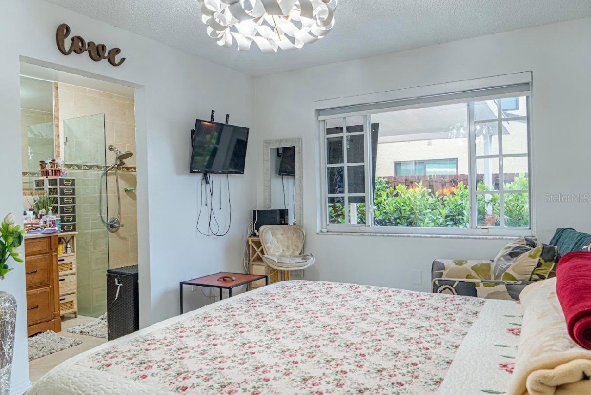 8419 NW 193RD LN, HIALEAH, FL, 33015