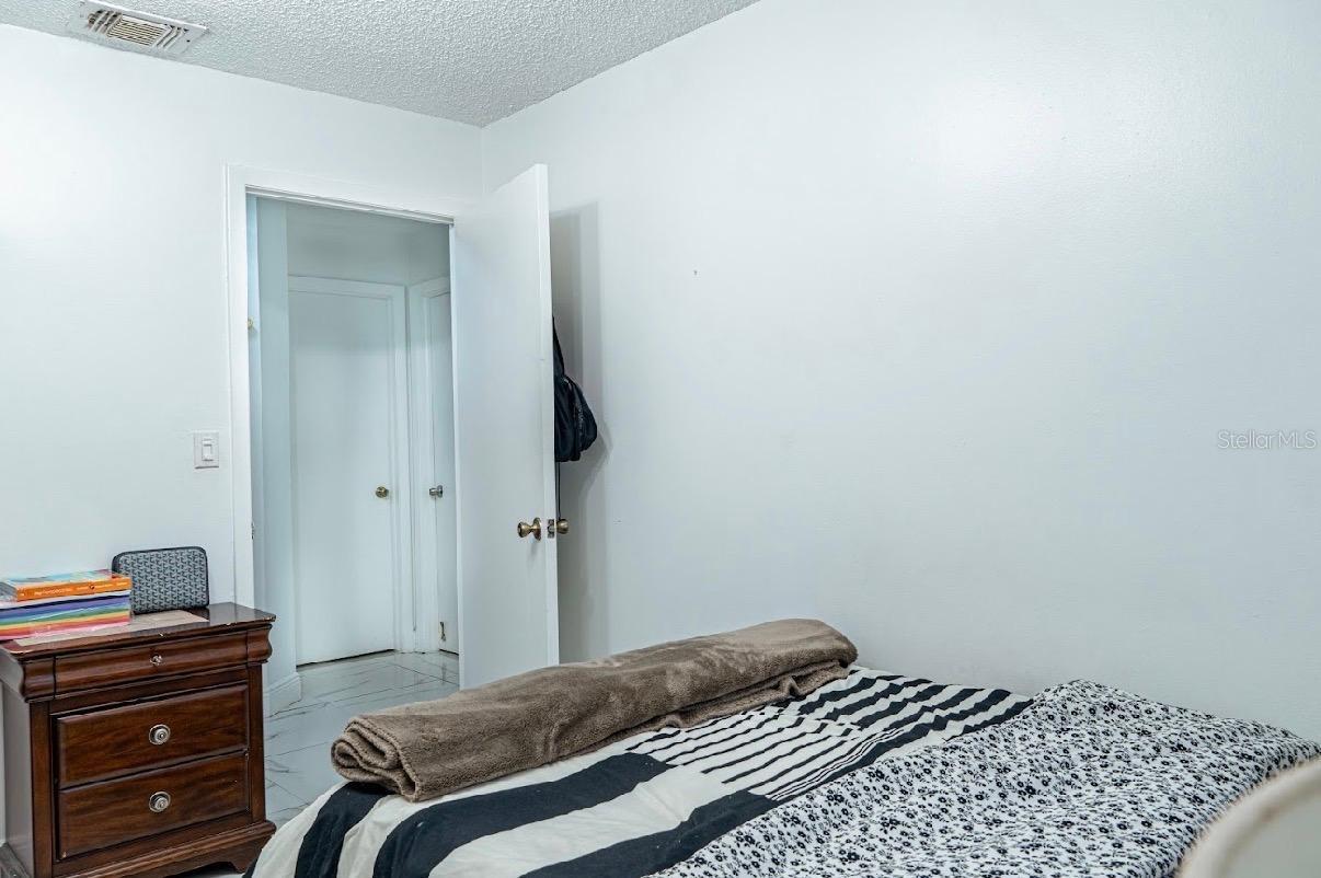 8419 NW 193RD LN, HIALEAH, FL, 33015