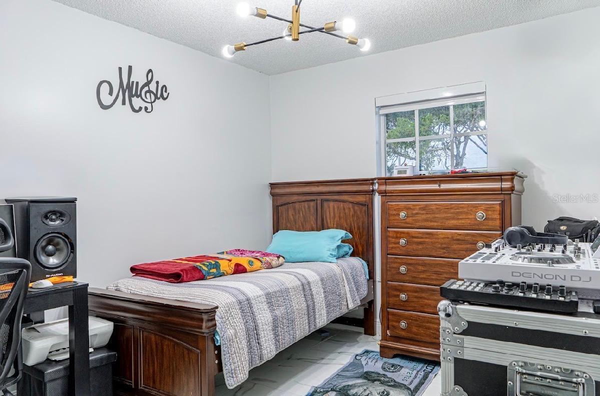 8419 NW 193RD LN, HIALEAH, FL, 33015