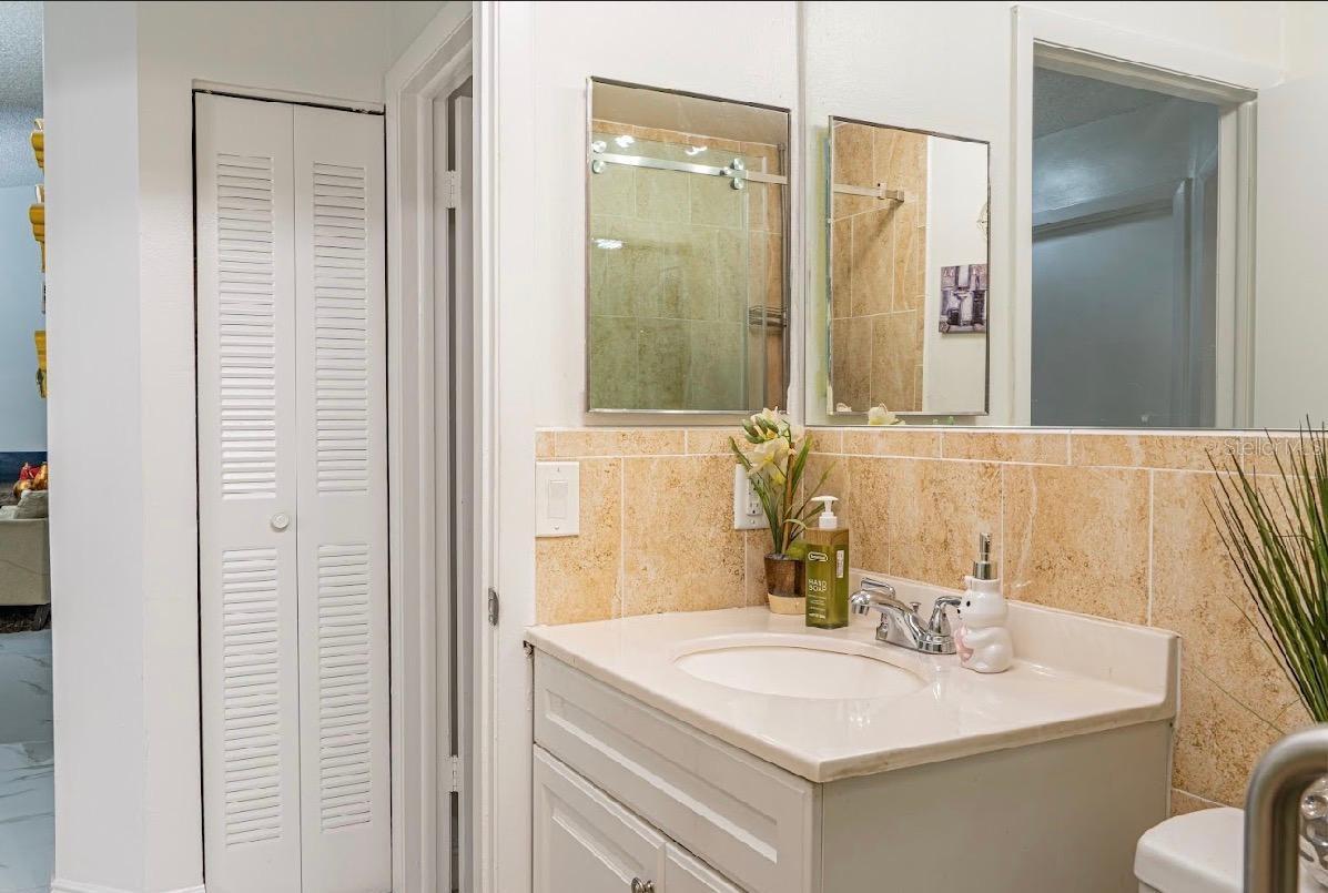 8419 NW 193RD LN, HIALEAH, FL, 33015