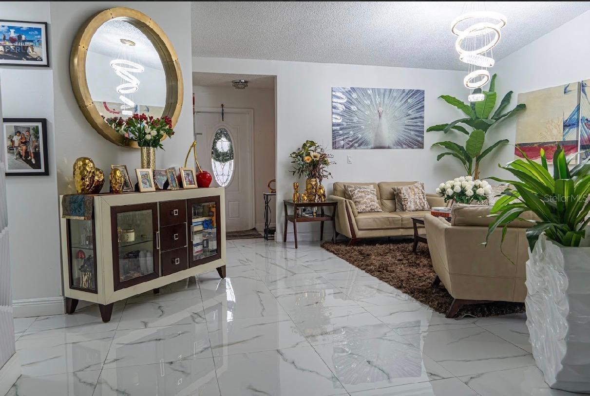 8419 NW 193RD LN, HIALEAH, FL, 33015