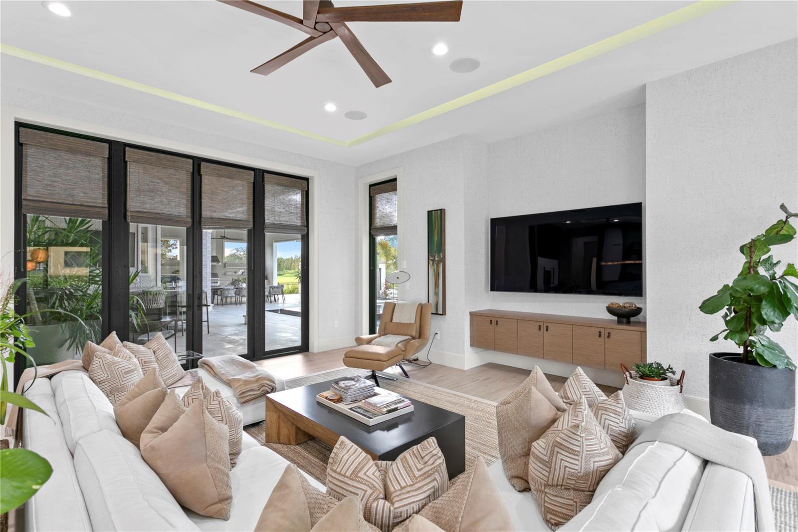 10521 BROADLAND PASS, THONOTOSASSA, FL, 33592