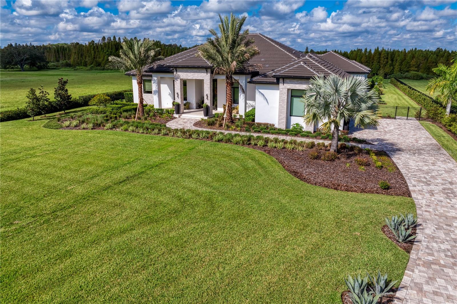 10521 BROADLAND PASS, THONOTOSASSA, FL, 33592