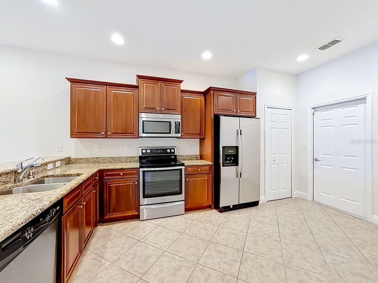 206 SHELL FALLS DR, APOLLO BEACH, FL, 33572