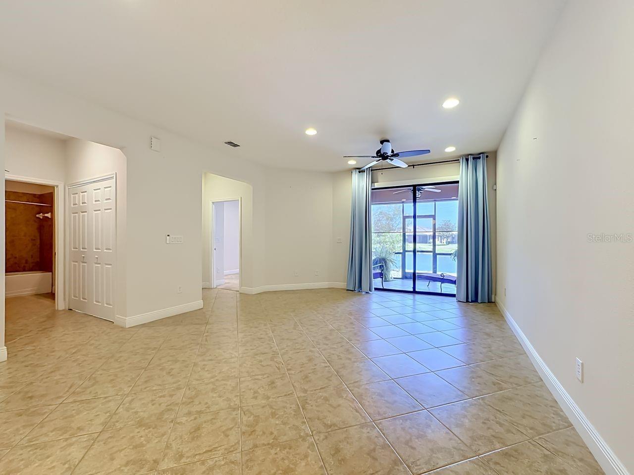 206 SHELL FALLS DR, APOLLO BEACH, FL, 33572