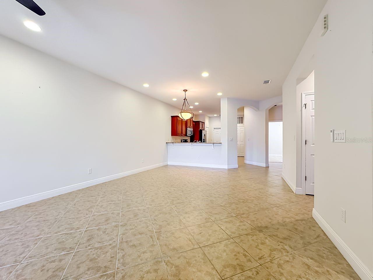 206 SHELL FALLS DR, APOLLO BEACH, FL, 33572