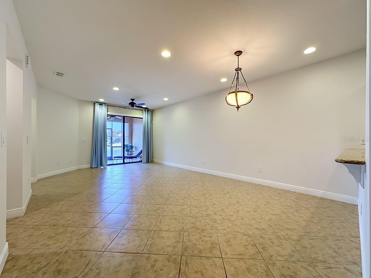 206 SHELL FALLS DR, APOLLO BEACH, FL, 33572