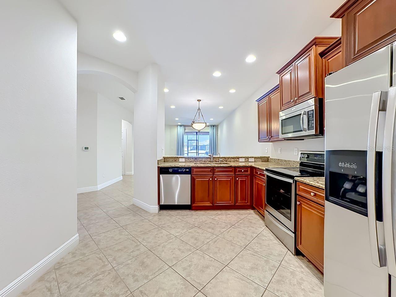 206 SHELL FALLS DR, APOLLO BEACH, FL, 33572