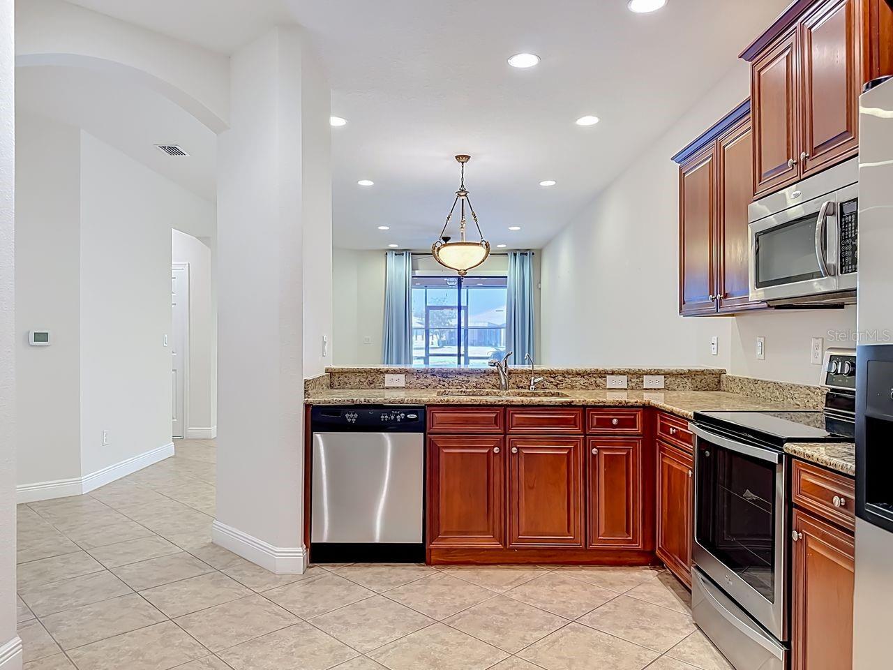 206 SHELL FALLS DR, APOLLO BEACH, FL, 33572