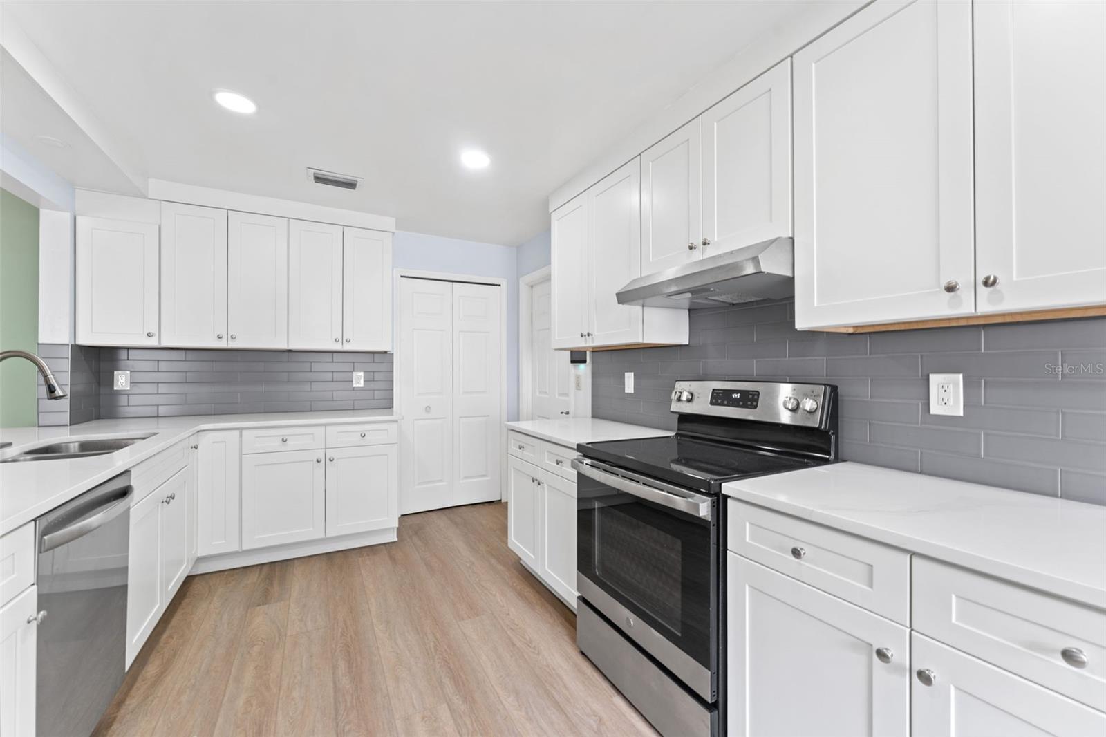 OAKTREE VILLAGE, ORLANDO, FL, 32808