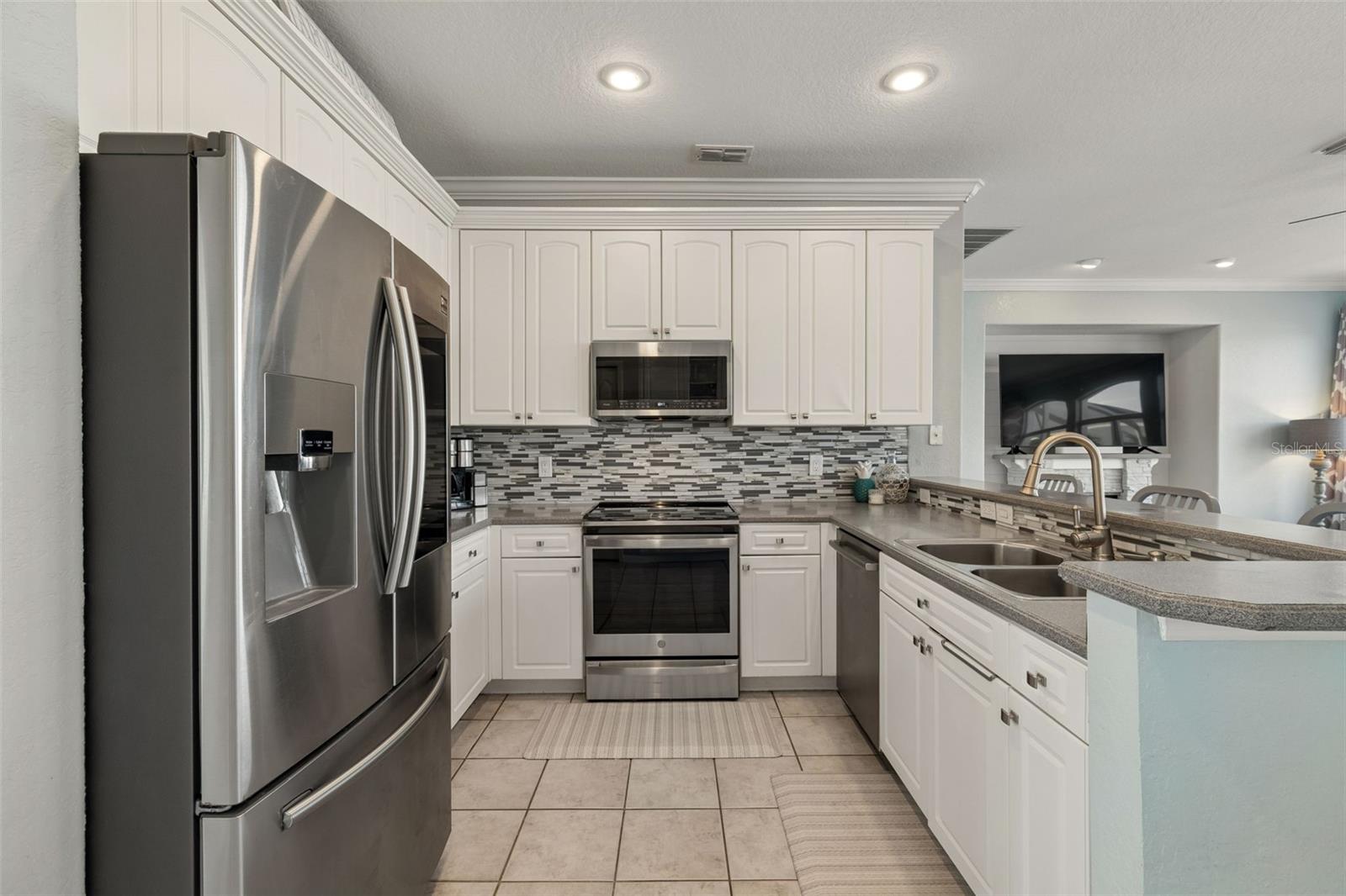 703 BUNKER VIEW DR, APOLLO BEACH, FL, 33572