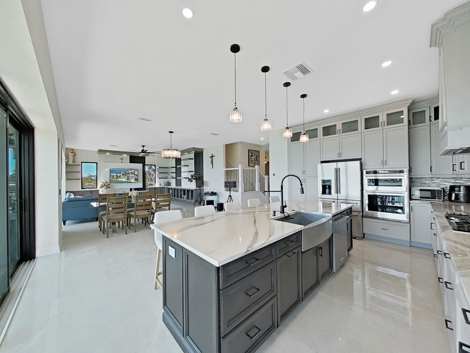 882 BAY POINT DR, MADEIRA BEACH, FL, 33708