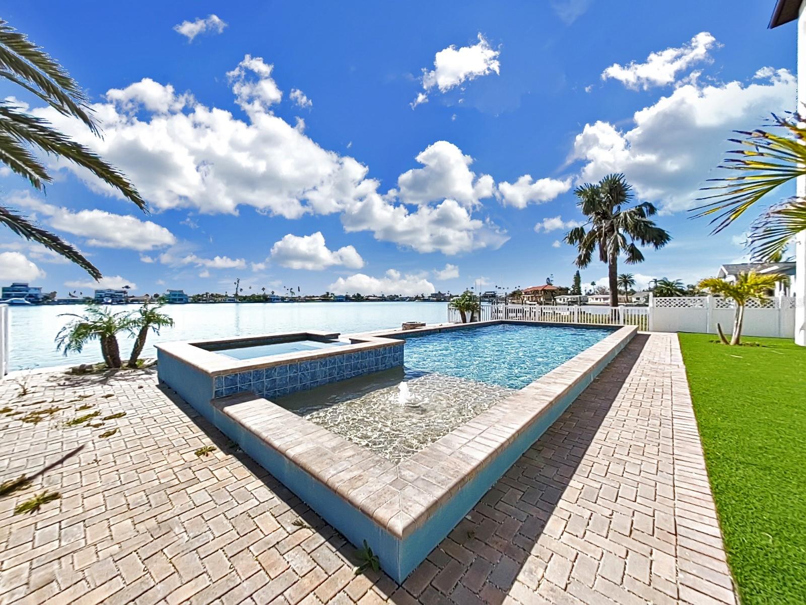 882 BAY POINT DR, MADEIRA BEACH, FL, 33708